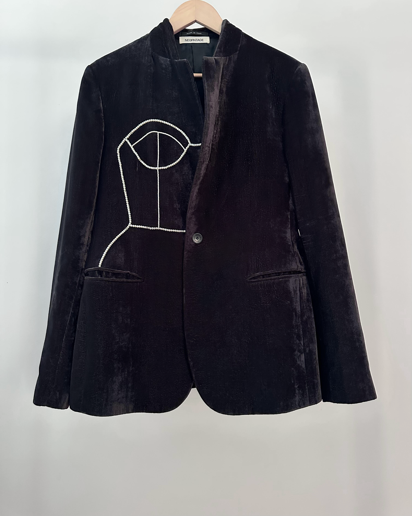 EMPORIO ARMANI VELVET BLAZER WITH HAND-BEADED CORSET DESIGN