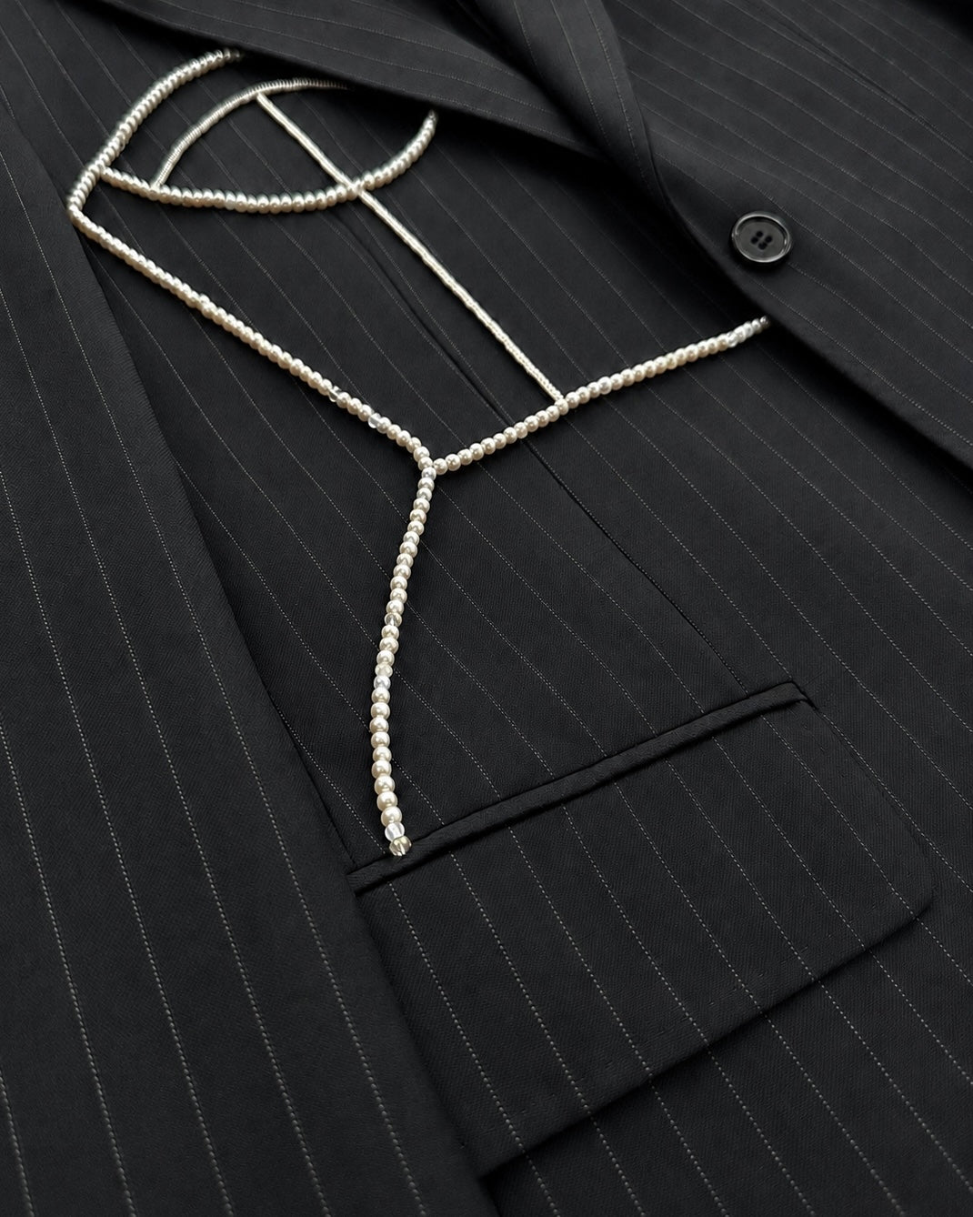 BLACK PINSTRIPE WOOL BLAZER (FITS S-M)